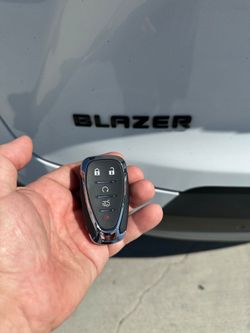 Car Keys N Remotes/ Llaves Con Control