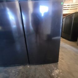 Mini Refrigerator Midea