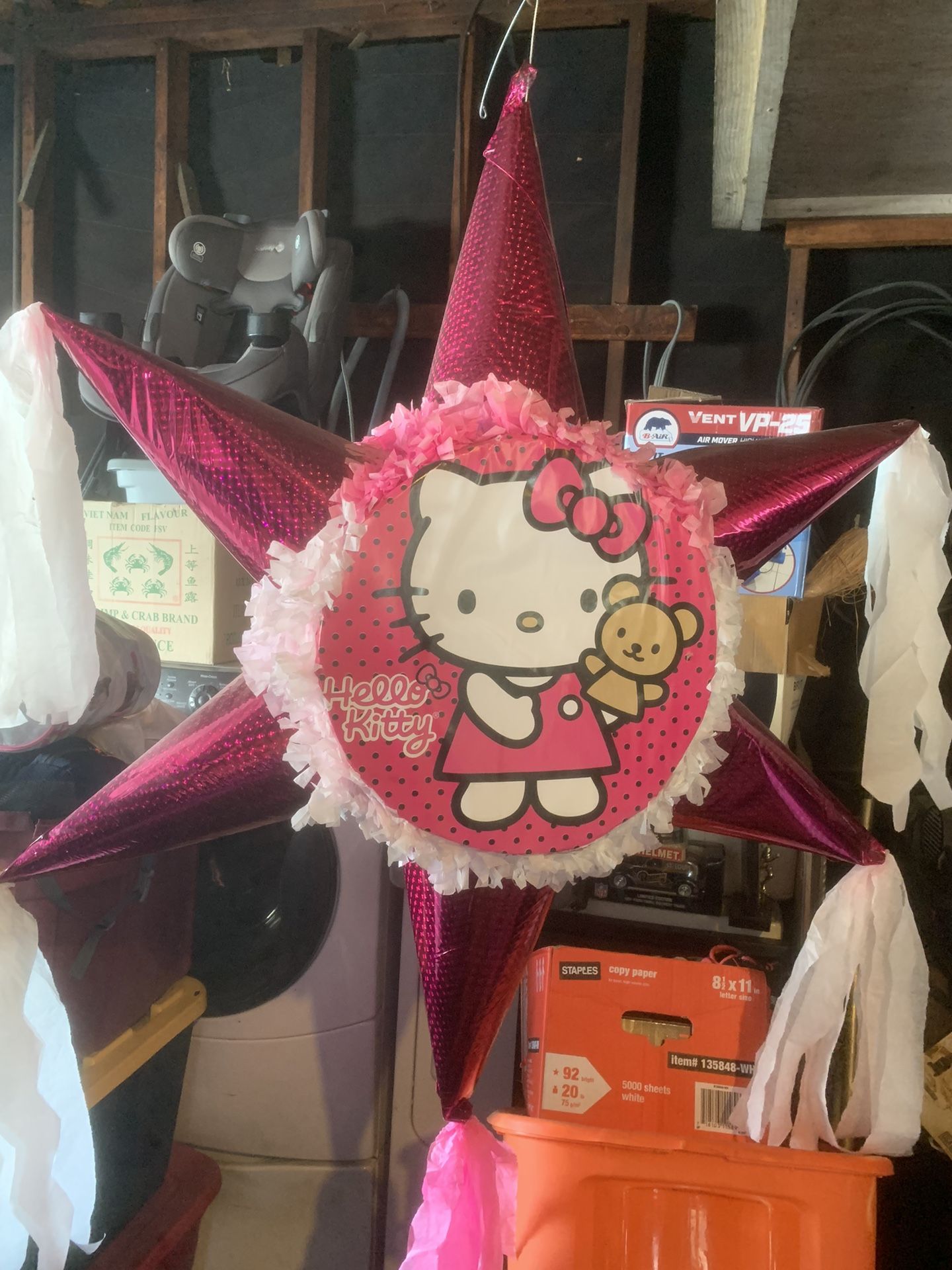 Hello Kitty piñata