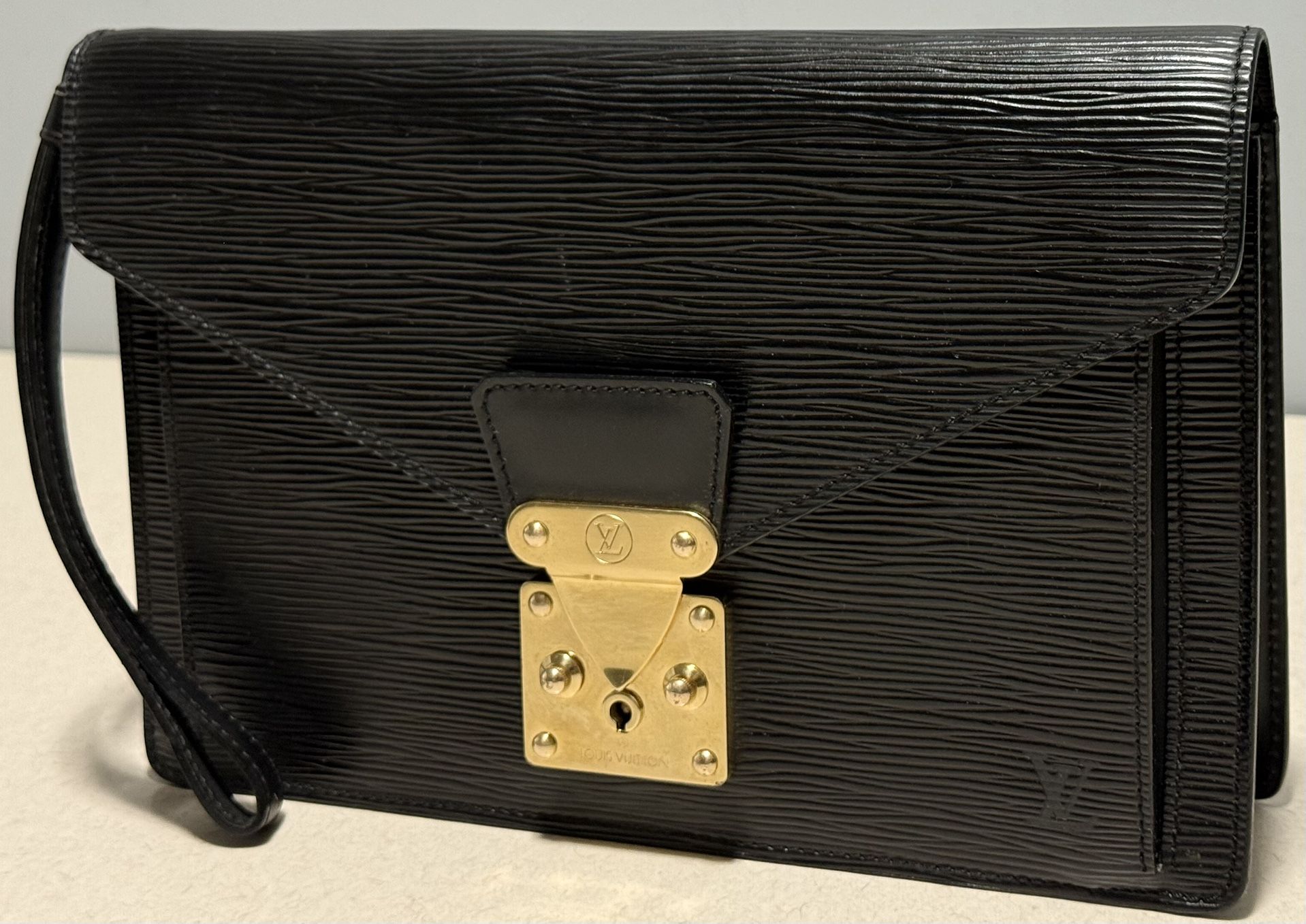 Louis Vuitton Pochette Serie Dragonne Epi Leather