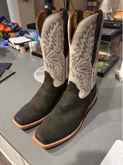 Narrow Cutter Toe Cowboy Boot