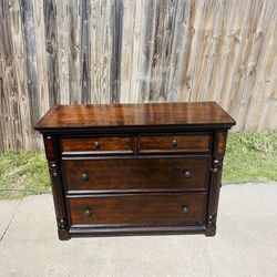 50”W x 20”D x 37”H