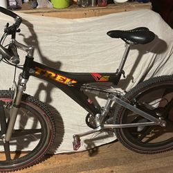 Trek Y33 Oclv Full Carbon Bike