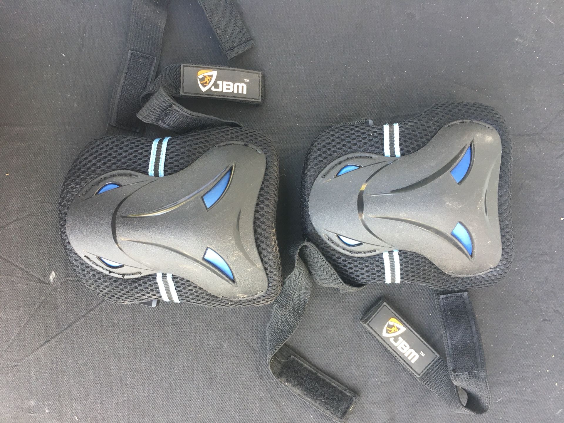 JBM YOUTH (LARGE) KNEE PADS