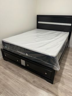 Queen size bed frame new in a box mattress included  we offer same day delivery   Cama Queen size Nueva en Caja Colchon. Incluido entregamos a domicil