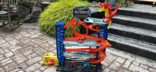 Hot Wheels City Ultimate Garage