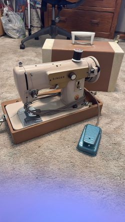 Vintage singer sewing Machine