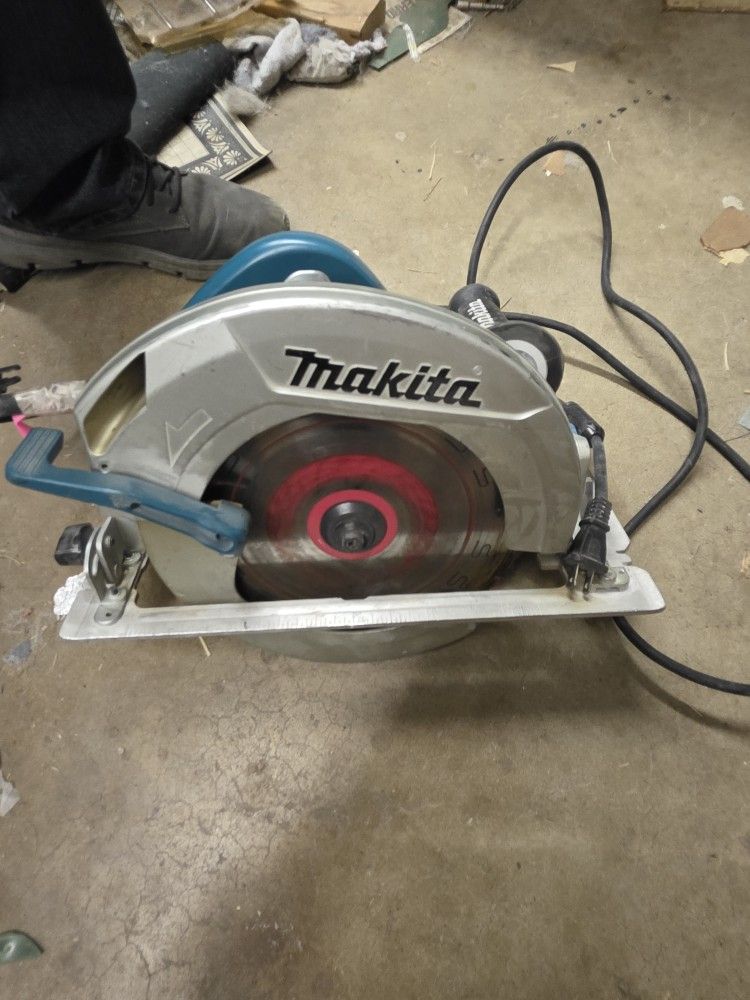 Makita Saw