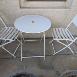 Metal Table And Chairs 