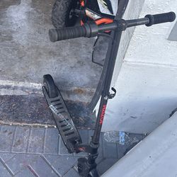 Razor electric scooters