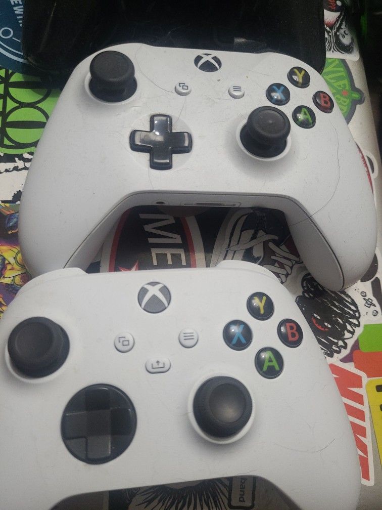 Xbox One Controllers 