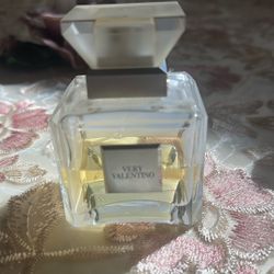 Valentino Perfume 