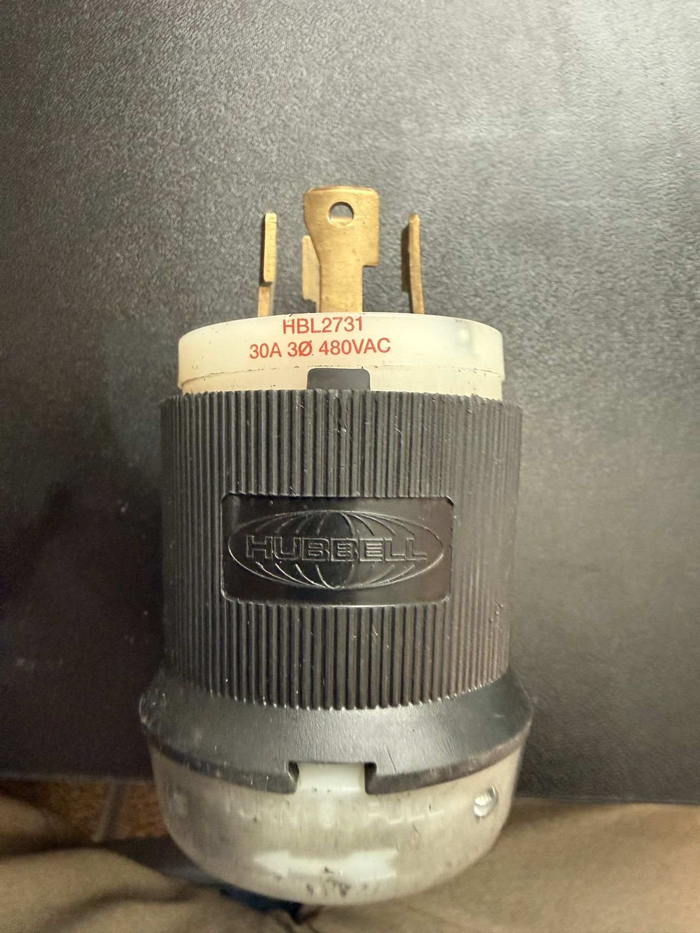 Hubbell HBL2731 Locking Plug