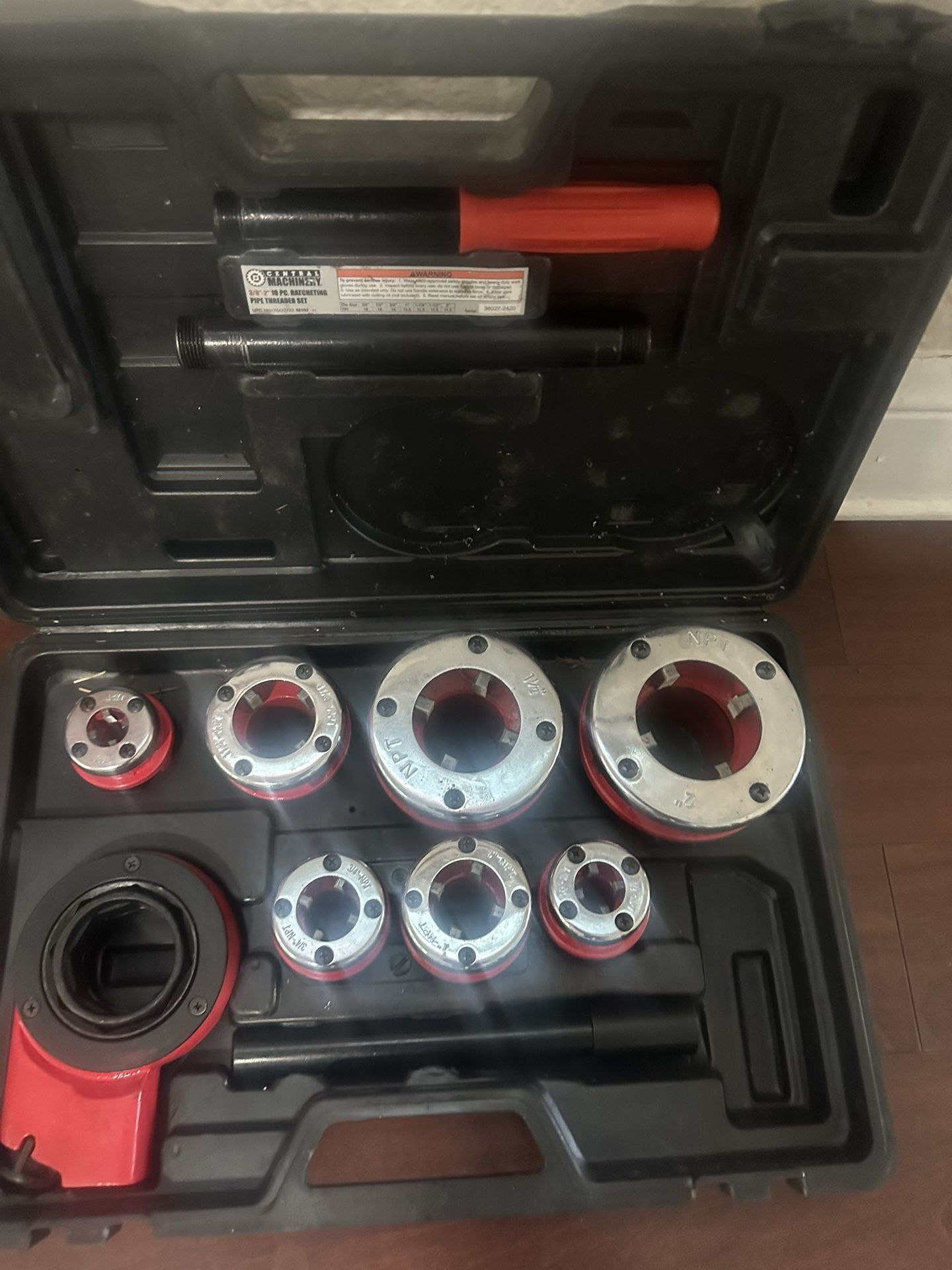 CENTRAL MACHINERY 3/8 in. - 2 in. Ratcheting Pipe Threader Set, 10-Piece