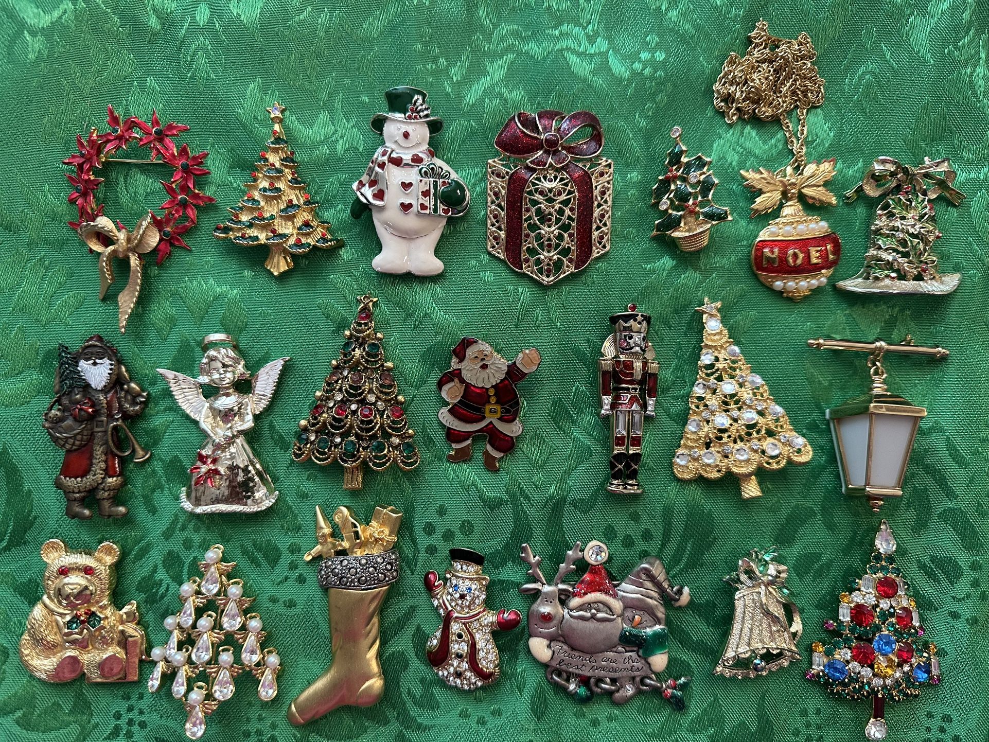 Christmas Vintage Collectable Pins