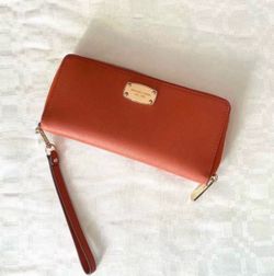 Michael Kors Jet Set Travel Wristlet Wallet