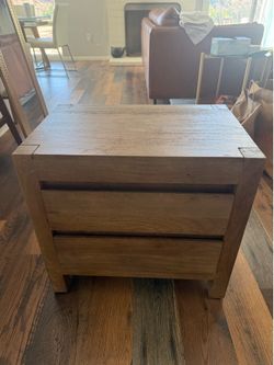 End table / nightstand - living  spaces