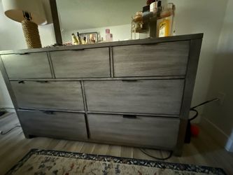 Dresser W/ Mirror