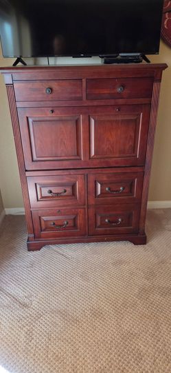Cherry Wood Secretaries Desk of Drawers with Cabinet Doors