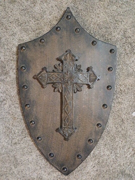 SALE METAL RUSTIC SHIELD W/ CROSS WALL ART