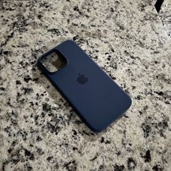 Apple iPhone 16 Pro Max Blue Silicone Phone Case