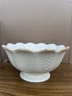 Lenox 24k Gold Trim fine porcelain/bone china made in the USA