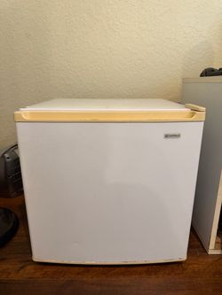 Kenmore Mini Fridge