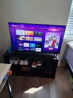Roku TV 40" (H40C3C4)