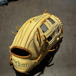 Wilson A2000 Outfield Glove - 12.75 In. 