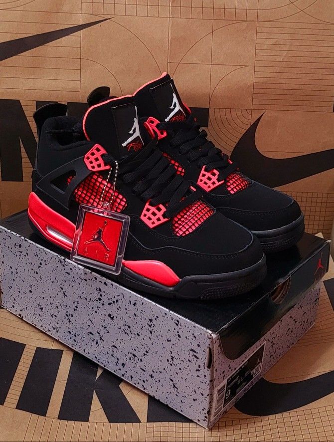 Jordan 4 Retro 