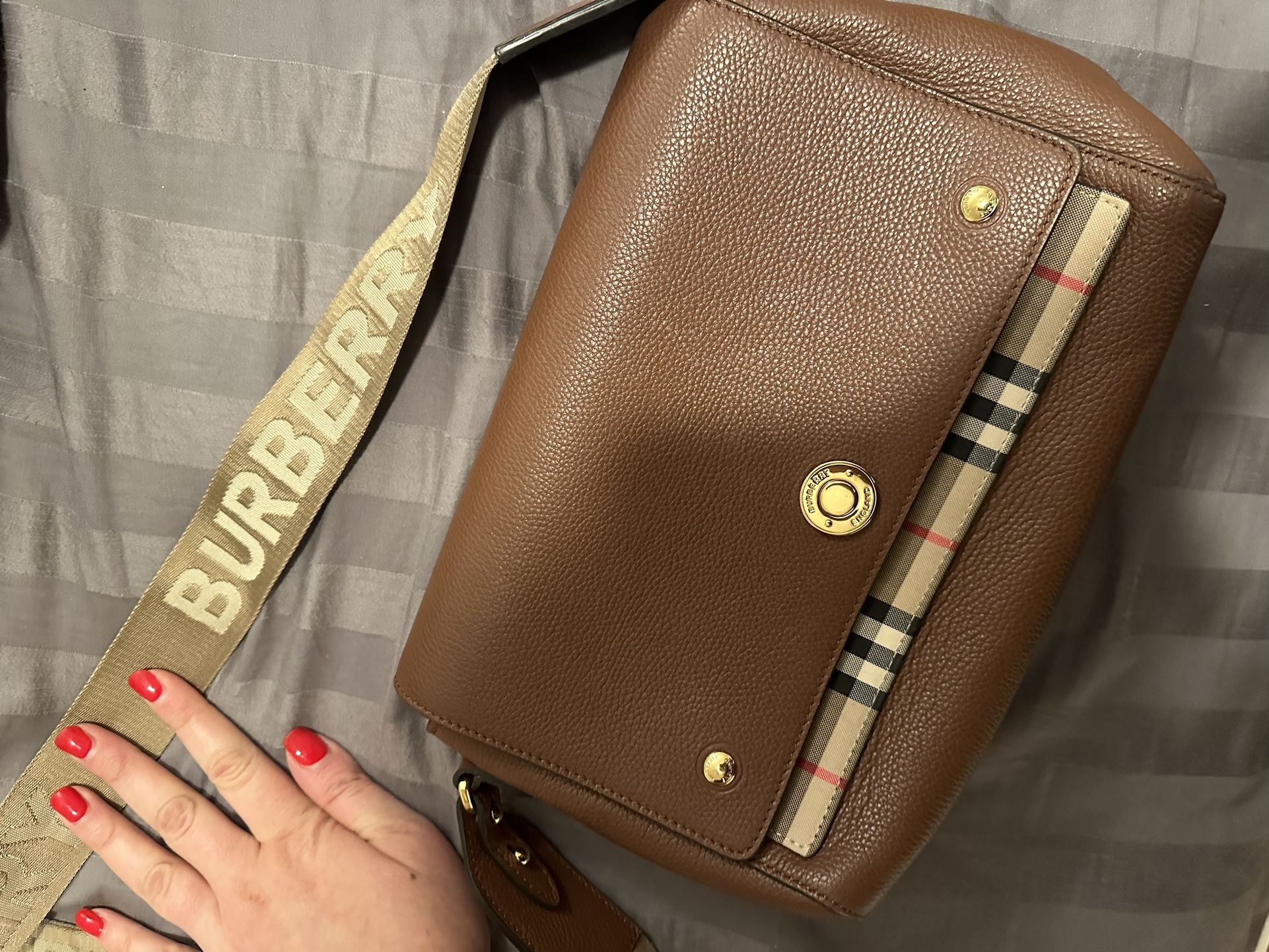 Authentic Burberry Medium Note Leather & Vintage Check Crossbody Bag