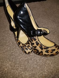 Gently used leopard heels size 9 1/2 Nine West