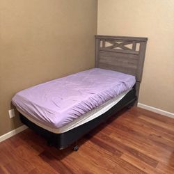 Twin Bed With Mattres 