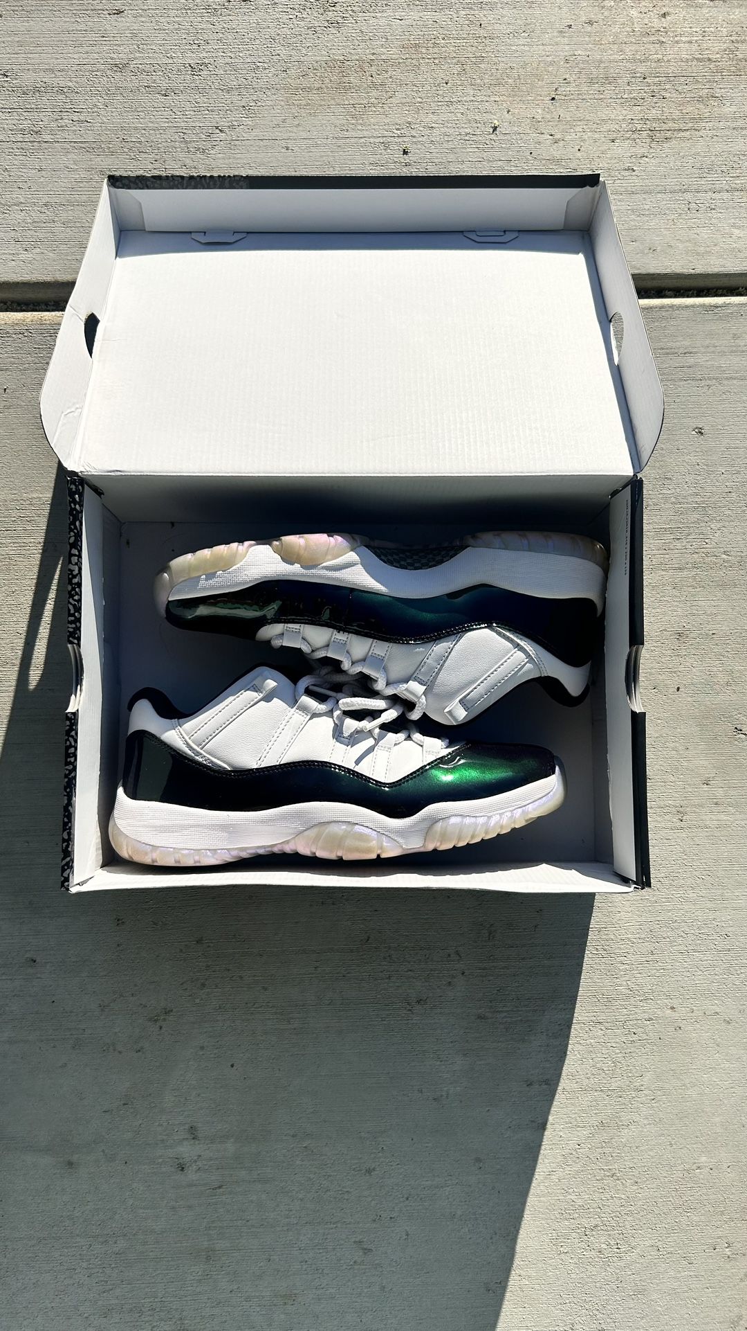 Jordan 11 Emerald