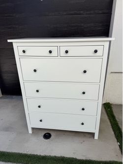 White hemnes dresser