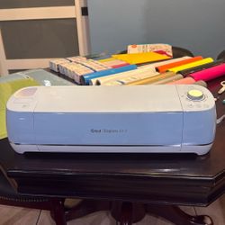 Cricut Explore Air 2 With Cricut Heat Press And Lots Of Vinyls And Accessories 