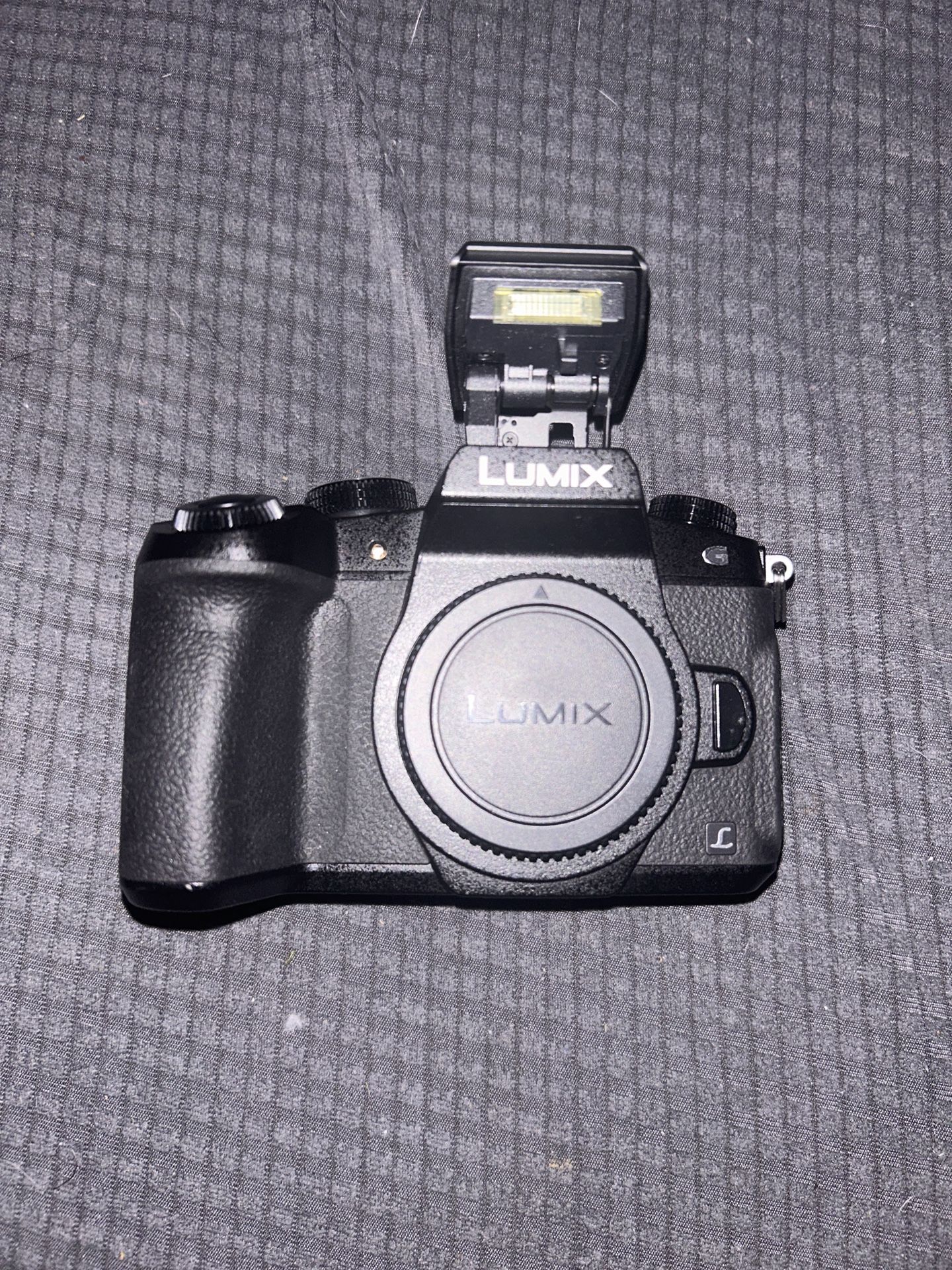Panasonic LUMIX DMC-G85 Mirrorless Camera
