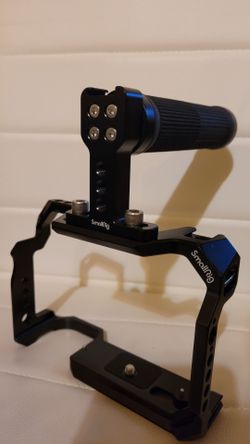 Like New Smallrig Cage & Handle for canon R5/R6
