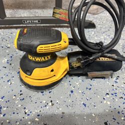 Dewalt Orbital Sander DWE6421