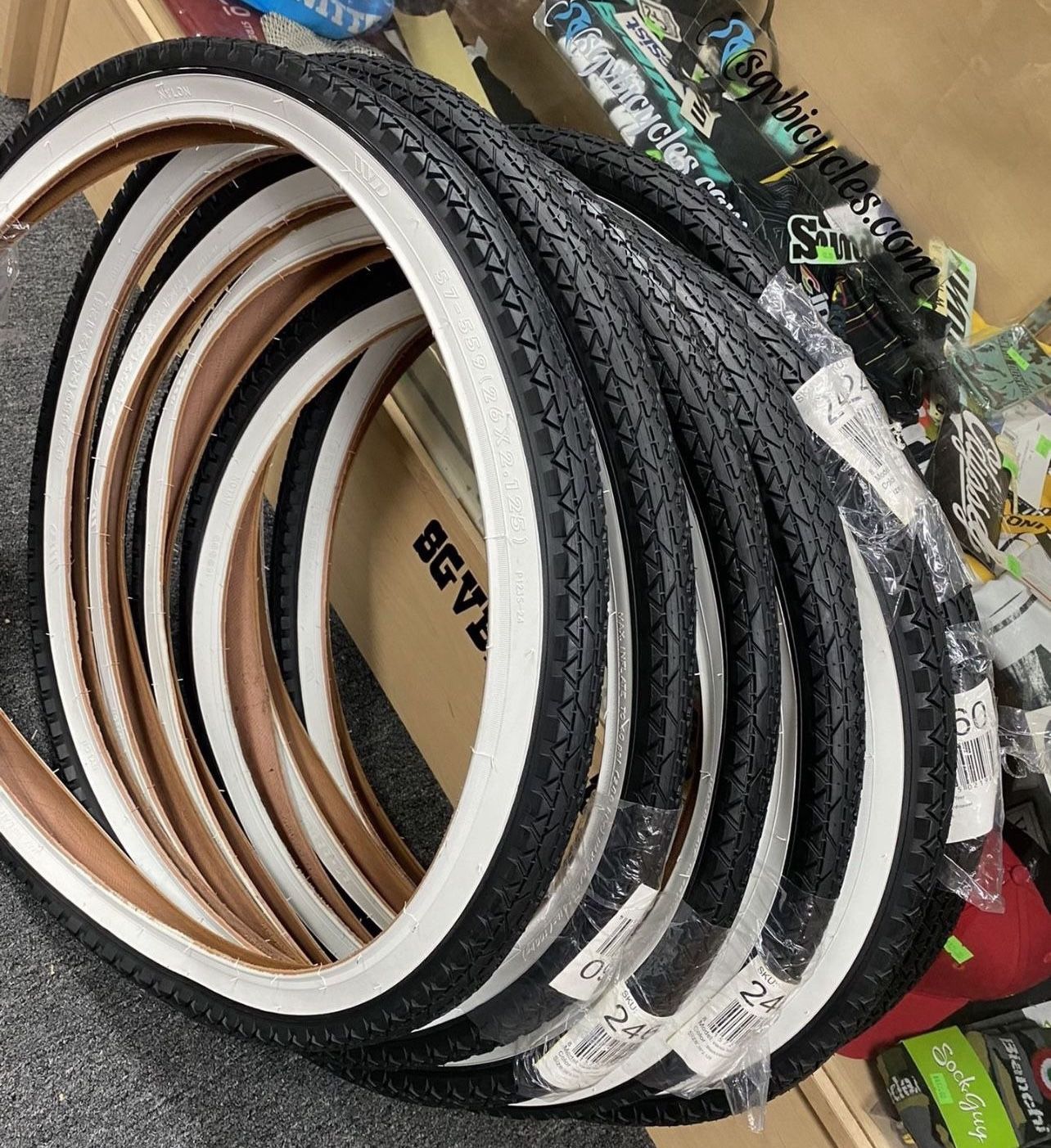 Duro 26x 2.125 White Wall Beach Cruiser Bicycle Tires brand new