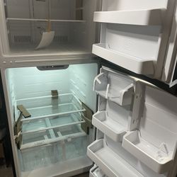 Refrigerator 18 Cu Ft 