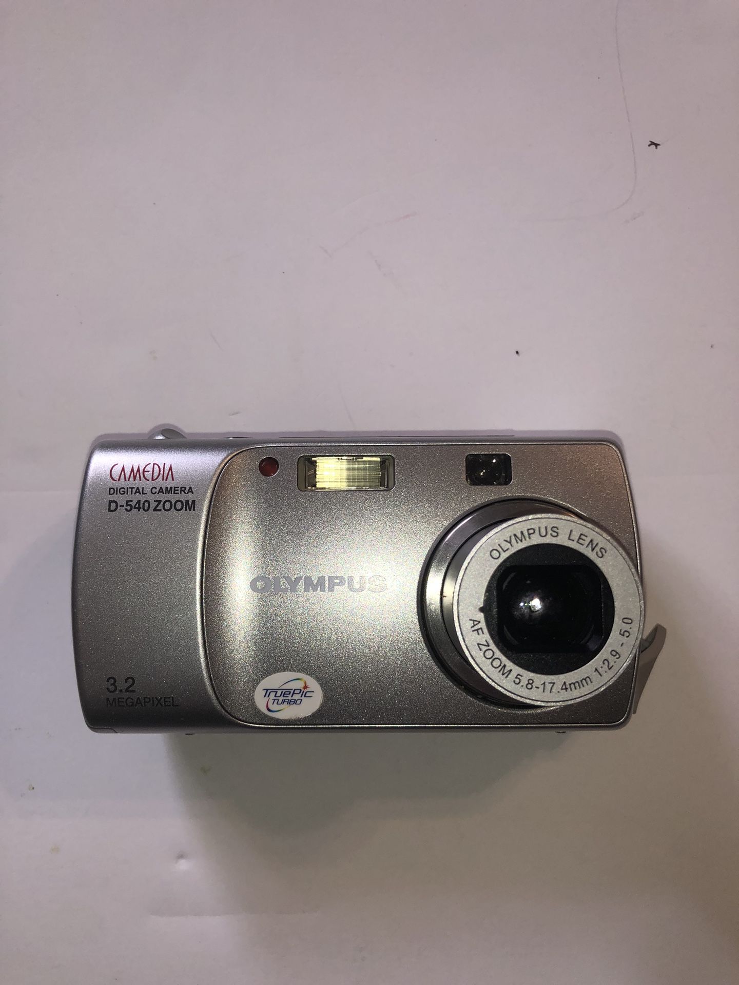 Olympus CAMEDIA D-540 Zoom 3.2MP Digital Camera - Silver - With 128MB Memory Card Tested Working.