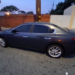 Nissan Maxima 2010