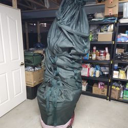 UNLIT 7.5' Slim Christmas Tree 