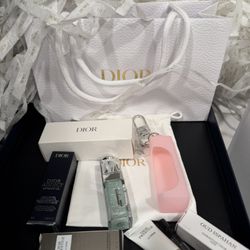 Dior Addict Lip Glow Oil In Minty with Keychain Lip Holder and Samples