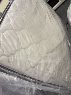 Queen size mattress -Classic Comfort by Symbol