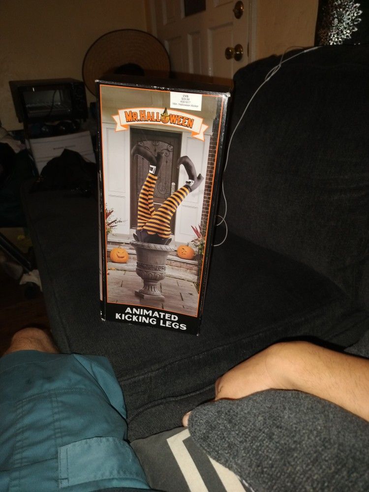 New Witch Moving Feet 2 Feet Tall