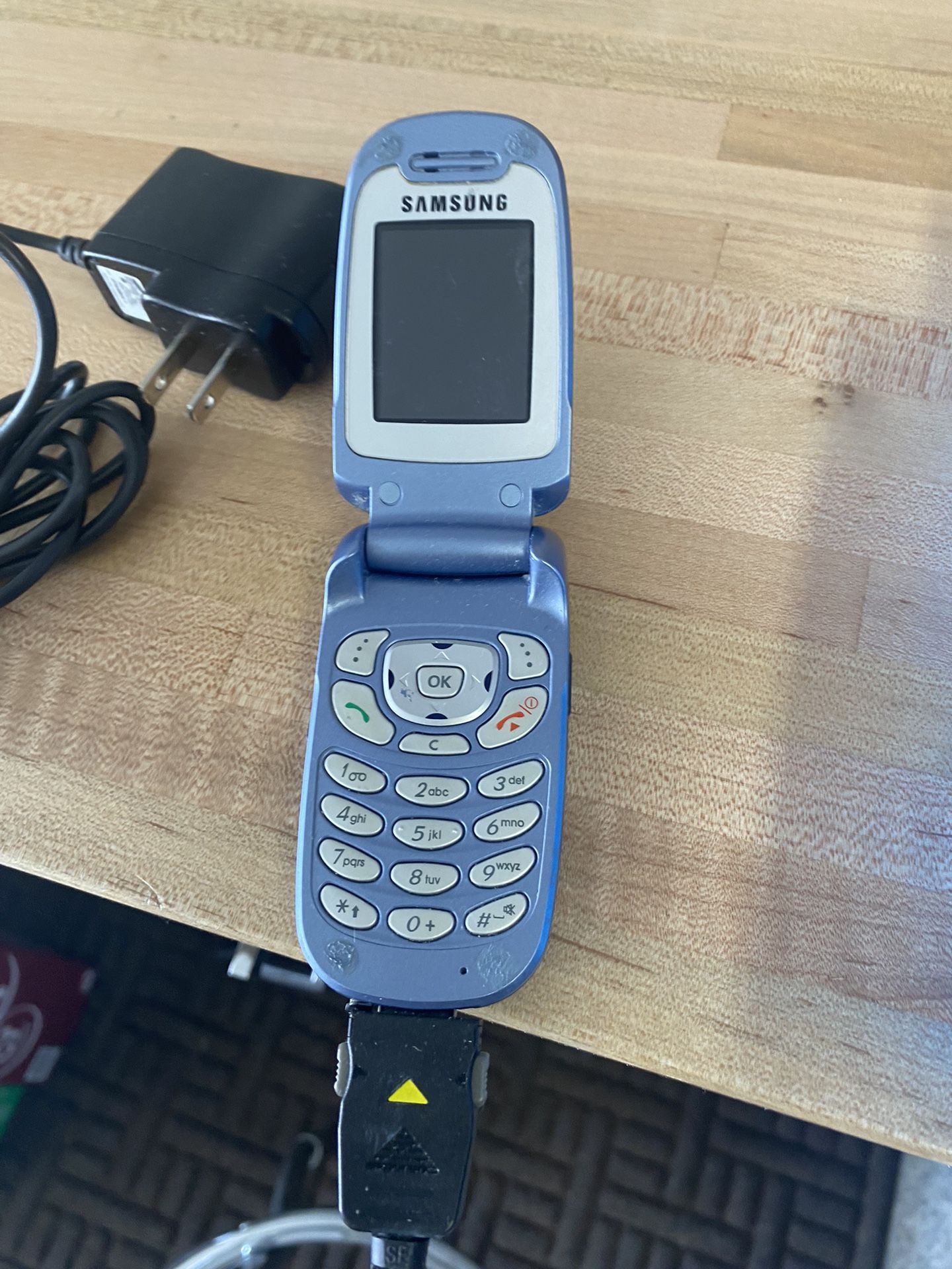 Vintage Samsung T319 Flip Phone 