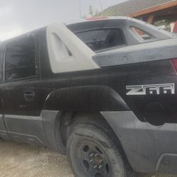 2004 Chevy Avalanche Parts 