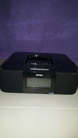 Jensen clock radio with aux
